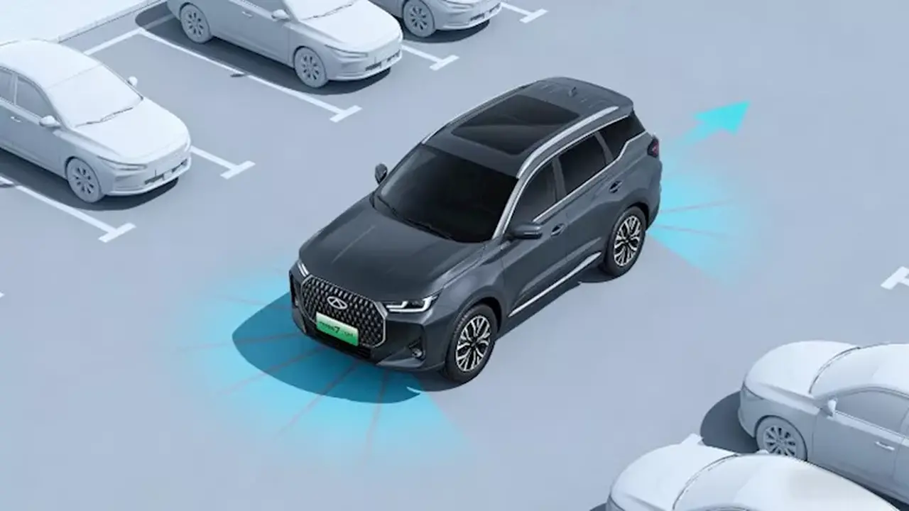 تقنية مبتكرة من شيري تتيح للسيارة ركن نفسها والعودة لسائقها عند استدعائها.